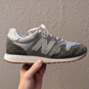 New Balance 520 Olive Green Sneaker